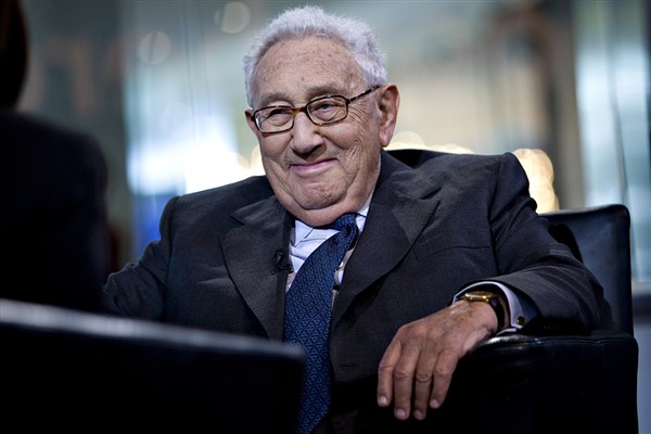 Çin Savunma Bakanı Li Shangfu Henry Kissinger'le bir araya geldi