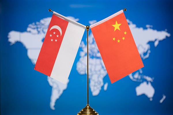 Çin ve Singapur başbakanları bir araya geldic