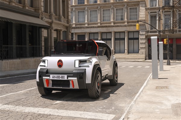 Citroen’in yeni 'Tekerlekli Laboratuvar'ı Oli, geleceğe ışık tutuyor