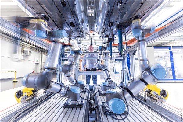Cobot’lar otomotiv üretimindeki verimliliği artırıyor