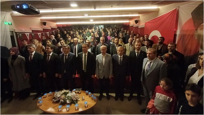 Çoğunluğu AK Parti ve MHP’den istifa eden 300 yeni üye, Gelecek Partisi’ne katıldı
