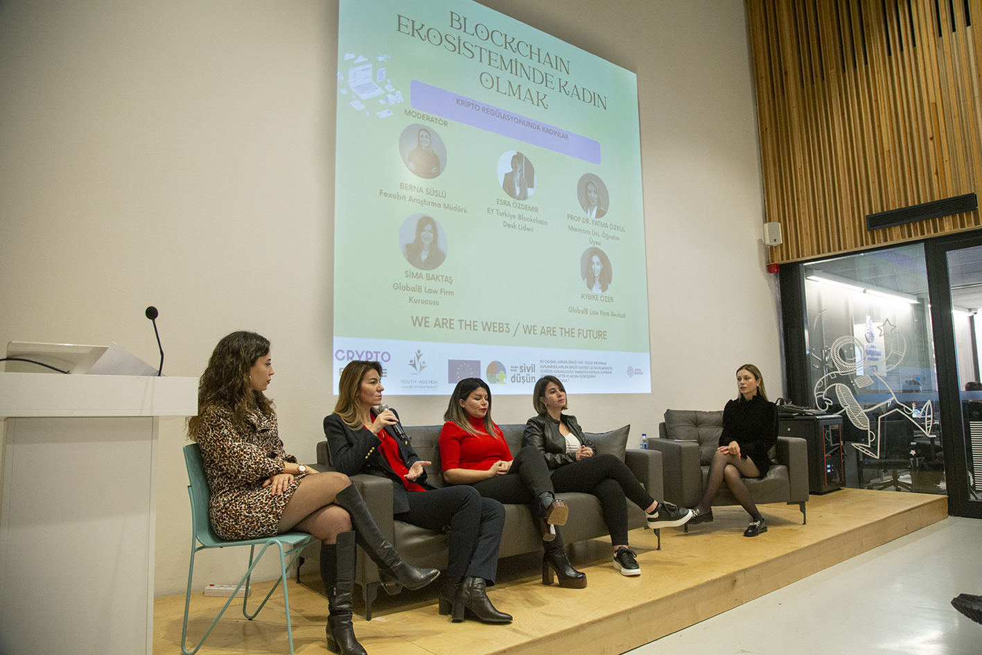 CryptoFemale faaliyetlerini tüm dünyaya yaymaya hazırlanıyor