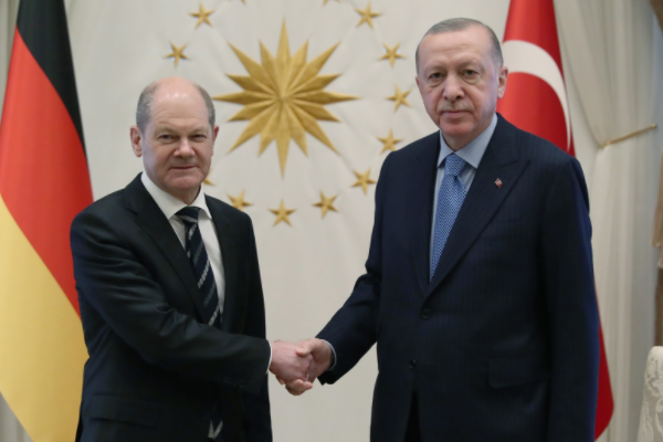 Cumhurbaşkanı Erdoğan, Almanya Federal Cumhuriyeti Şansölyesi Scholz ile ortak basın toplantısı düzenliyor