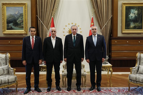 Cumhurbaşkanı Erdoğan, Bakan Işıkhan, TİSK ve TÜRK-İŞ başkanlarını kabul etti