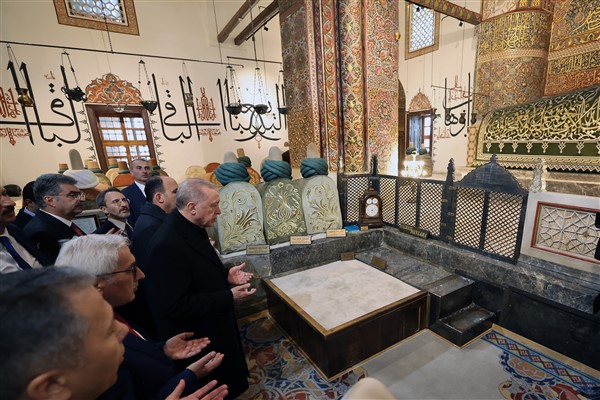 Cumhurbaşkanı Erdoğan’dan Mevlana Türbesi'ne ziyaret