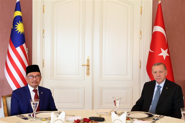 Cumhurbaşkanı Erdoğan,  Malezya Başbakanı İbrahim'i kabul etti