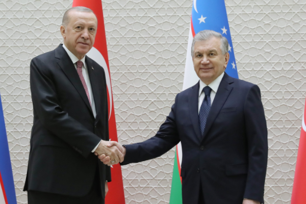 Cumhurbaşkanı Erdoğan, Özbekistan Cumhurbaşkanı Mirziyoyev ile ortak basın toplantısı düzenliyor