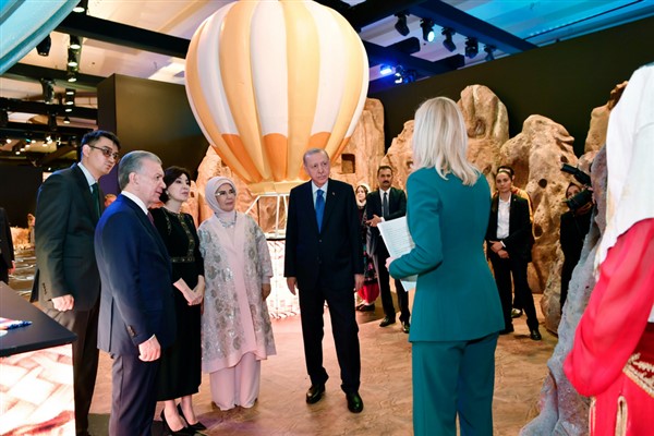 Cumhurbaşkanı Erdoğan ve Mirziyoyev, Yedi Bölgede Türk Mutfağı Sergisi'ni ziyaret etti