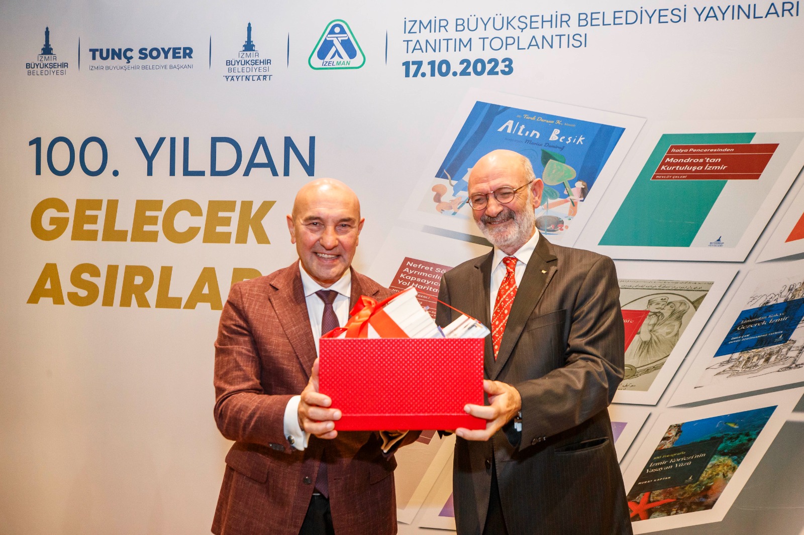Cumhuriyetin 100. yılında büyükşehirden İzmir'e yayınevi