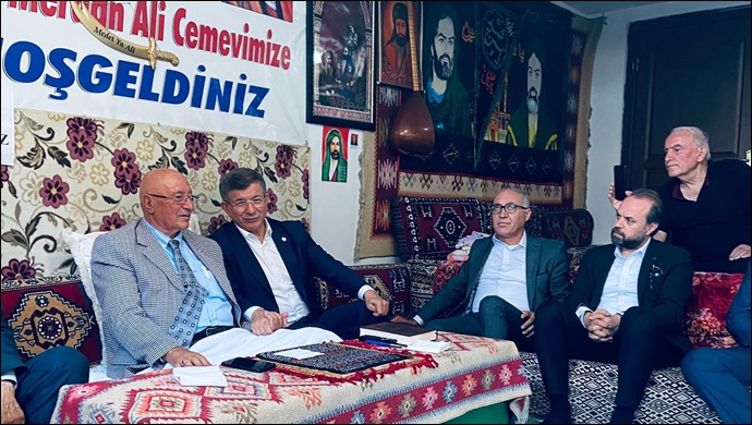 Davutoğlu’ndan Saldırıya Uğrayan Cem Evlerine Dayanışma Ziyareti
