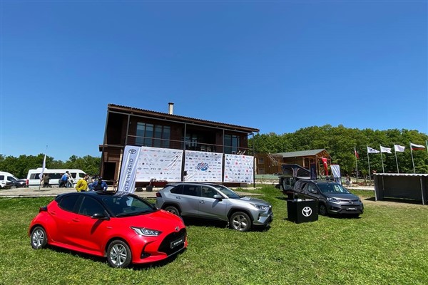 Dayanıklılık testi neredeyse Toyota orada 