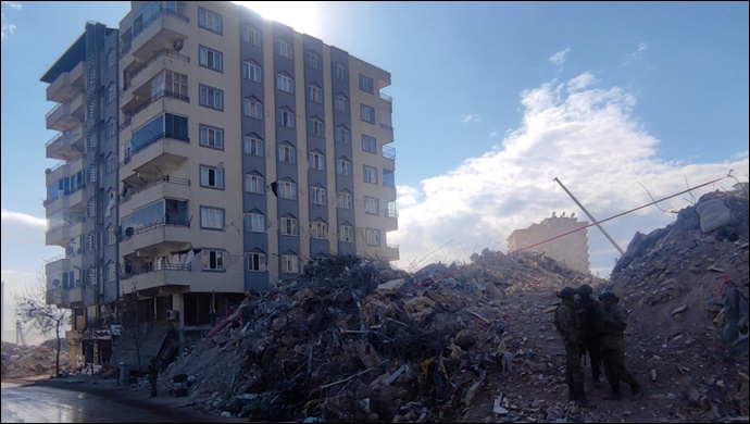 Deprem bölgesinde 67 ülkeden 5 bin 753 personel görev yapıyor