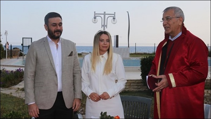 Deprem gölgesinde nikah