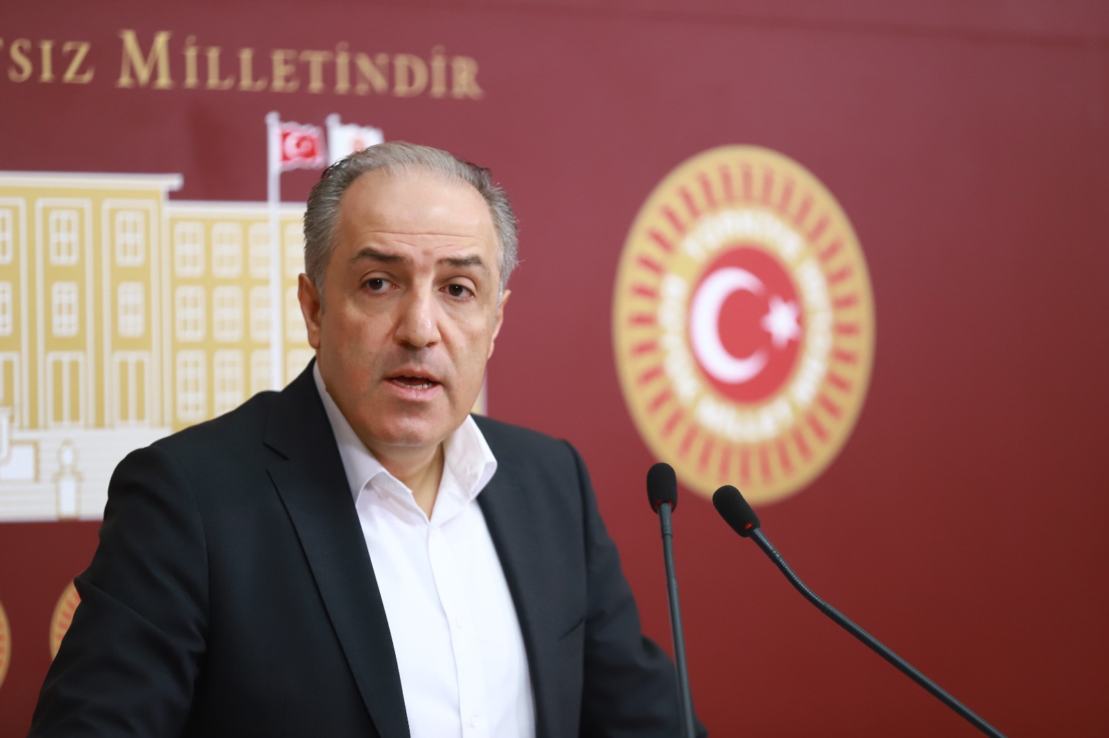 DEVA Partili Yeneroğlu: “Hangi bakanlar bakanlığın imkanlarını kullanıyor?”