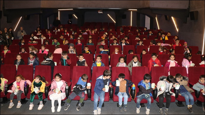 Dijital Sinema Salonu Minikleri Misafir Etti