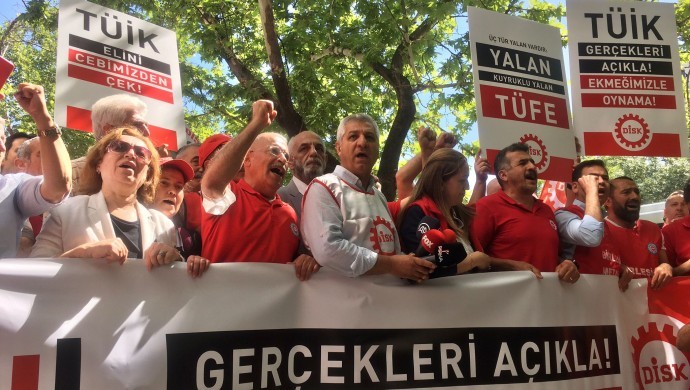 DİSK TÜİK önünde: Milleti açlığa sürüklüyorsunuz