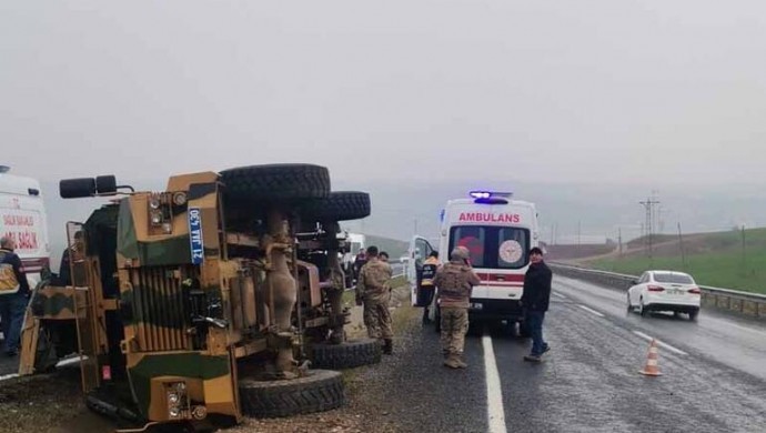 Diyarbakır'da askeri araçta kaza: 6 asker yaralı