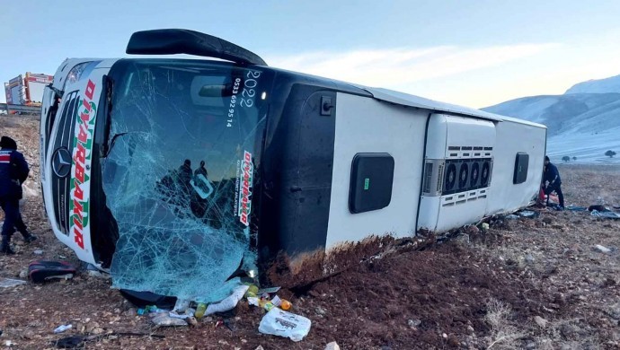 Diyarbakır’dan Bodrum’a giden otobüs devrildi: 8 ölü