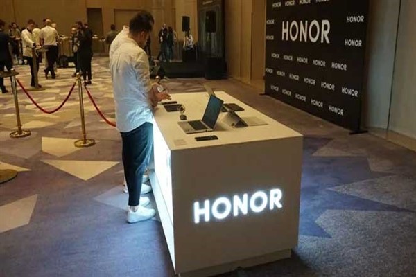 Dünyanın en sağlam telefonu Türkiye’de