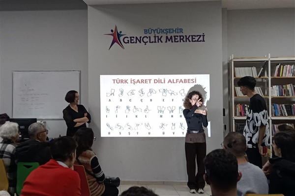EBB'den “Engelsiz Buluşma ve Günlük Yaşamda İşaret Dili” etkinliği 