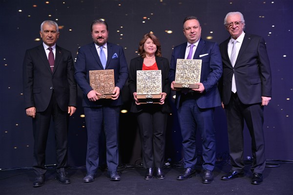 EİB, 2022 yılının ihracat yıldızlarına verdiği ilanlarla teşekkür etti