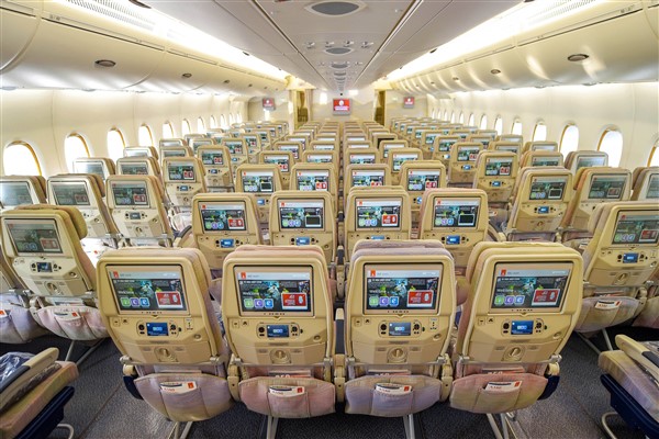 Emirates, uçak içi eğlence deneyiminin 30. yılını kutuluyor
