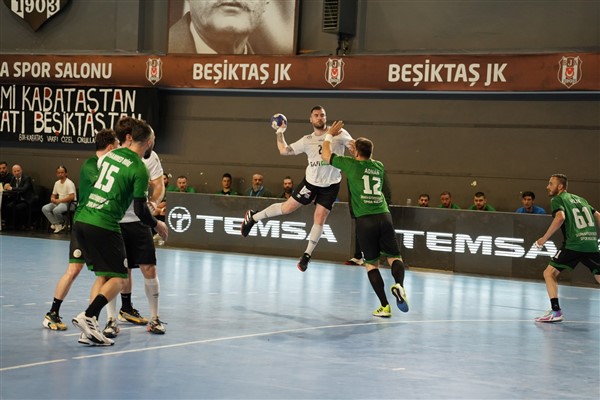 Erkekler Süper Ligi Final Serisi'nde Beşiktaş Safi Çimento 2-0 öne geçti