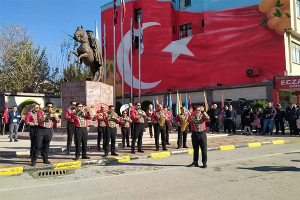 Erzin'de kurtuluş coşkusu