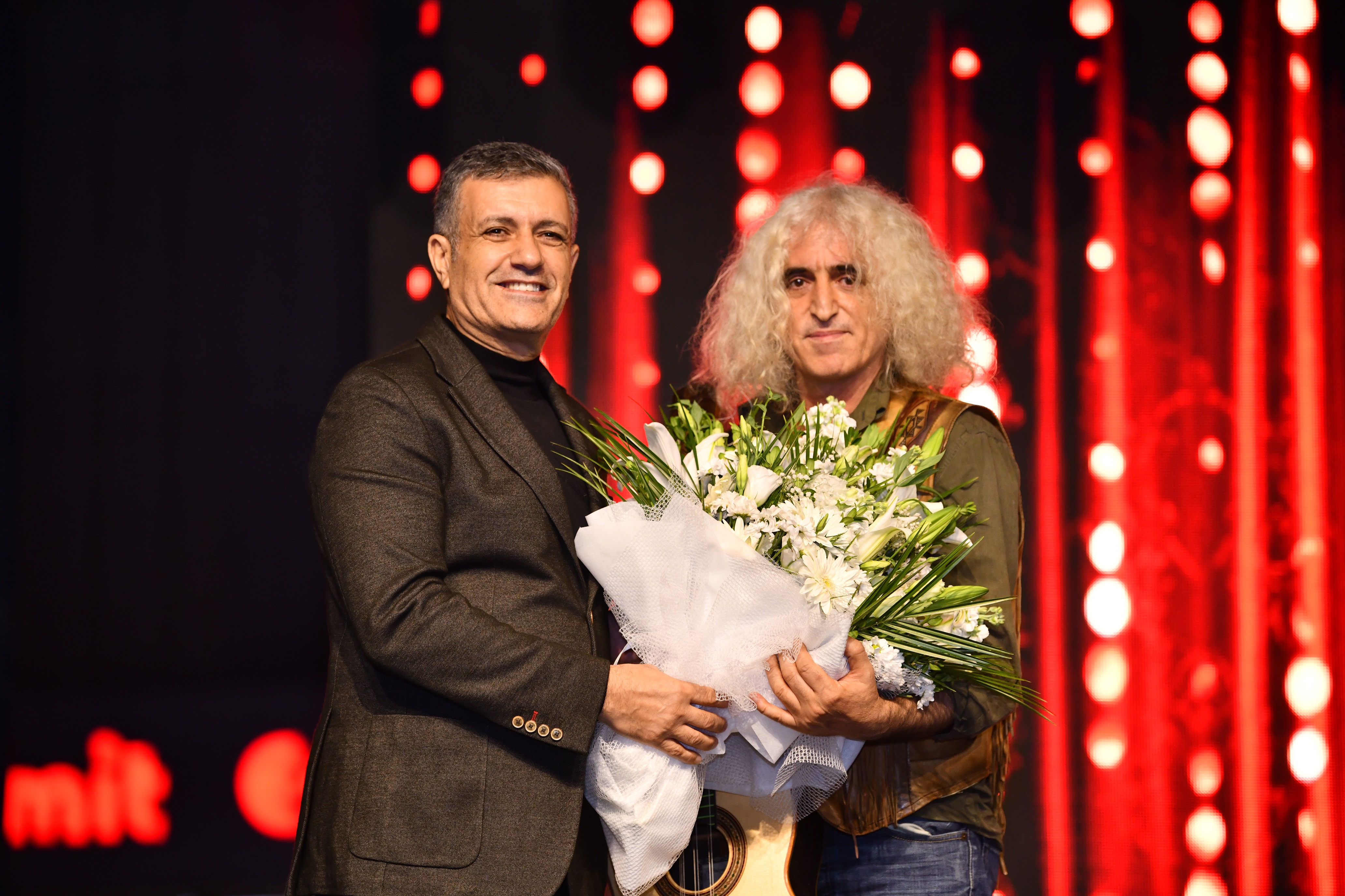 Esenyurt’ta düzenlenen Kardeş Kültürler Festivali’nde Ahmet Aslan rüzgarı