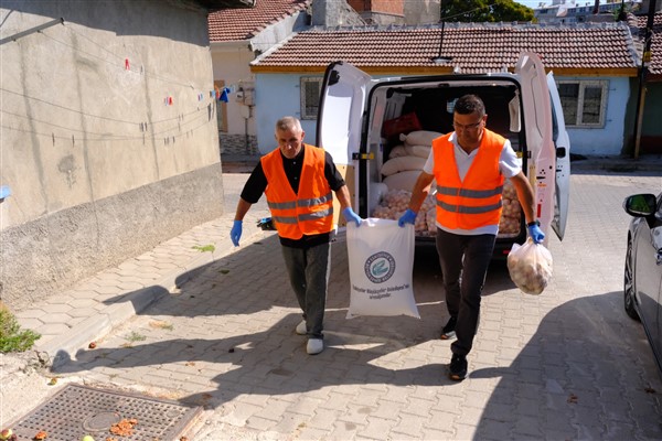 Eskişehir Büyükşehir Belediyesi’nden ihtiyaç sahiplerine un desteği