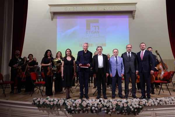 Etisan Holding “Klasik Müzik 101” projesini hayata geçirdi 