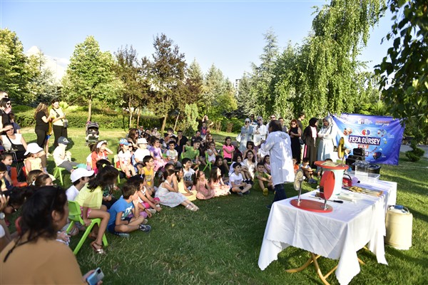 Feza Gürsey Bilim Merkezi parklarda çocuklarla buluşuyor