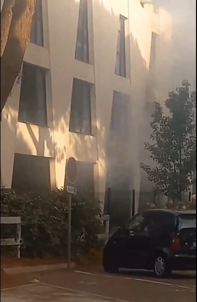 Fransa'da Sinagogun önünde yangın ve patlama