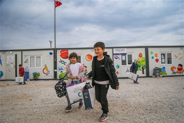 Gaziantep Büyükşehir Belediyesi’nden depremzede öğrencilere destek
