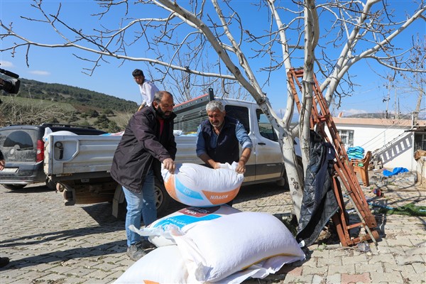 Gaziantep Büyükşehir'in 2 bin tonluk yem desteği depremzede besicilere ulaştı