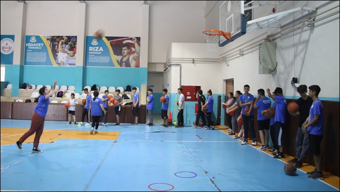 Geleceğin Yıldız Sporcuları Haliliye’de Yetişiyor