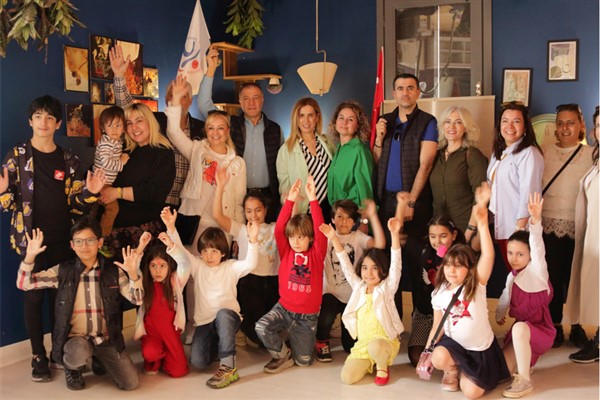 Genç Girişim ve Yönetişim Derneği, 23 Nisan coşkusunu çocuklarla yaşadı