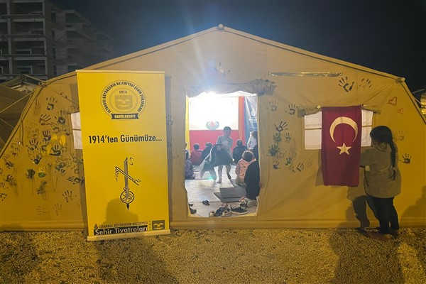 Gezici tiyatro ekipleri, Hataylı çocukları tiyatroyla buluştuyor