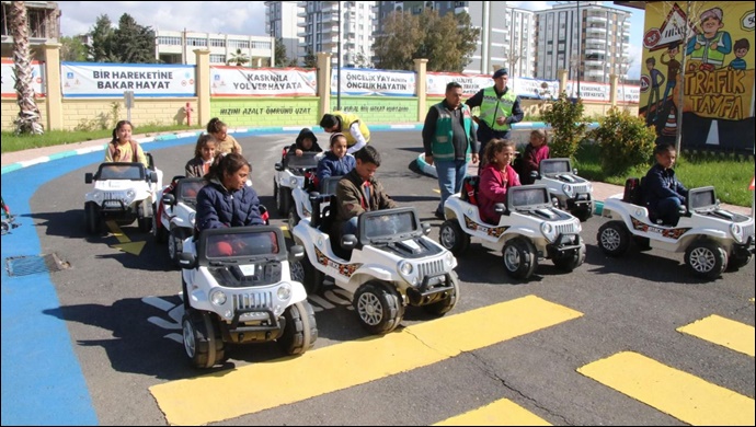 Haliliye belediyesi, çocuklara trafik bilincini aşılıyor-(VİDEO)