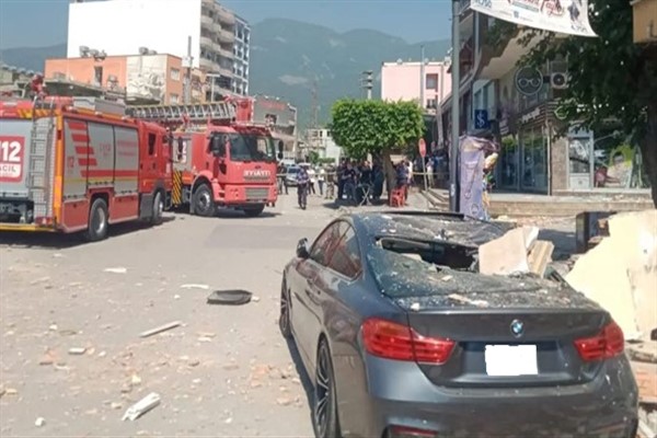 Hatay'da patlama yaşanan bina çevresinde tedbirler alındı