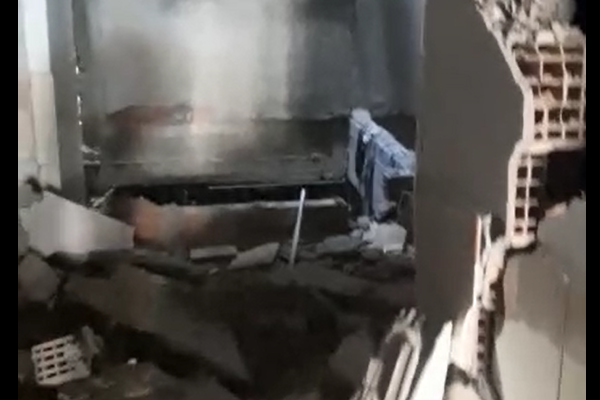 Hatay Temsilcisi Hüseyin Zorkun deprem sonrası enkaz alanını görüntüledi