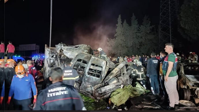 Hatay'da kaza: 12 kişi yaşamını yitirdi | YENİLENDİ