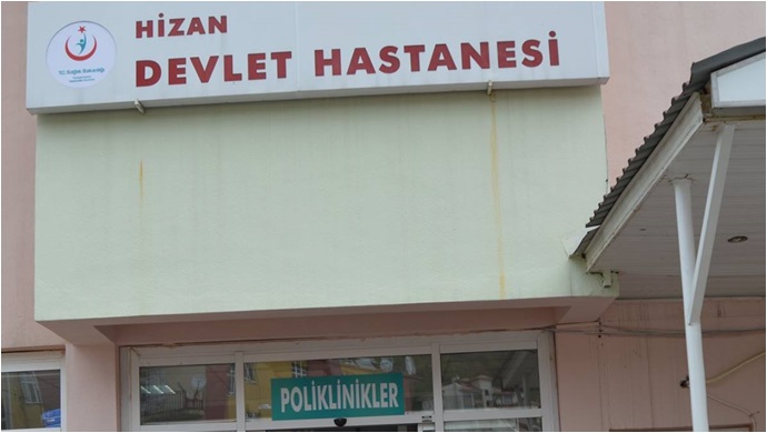 Hizan’da halı saha çatısı çöktü: 2 çocuk yaralı
