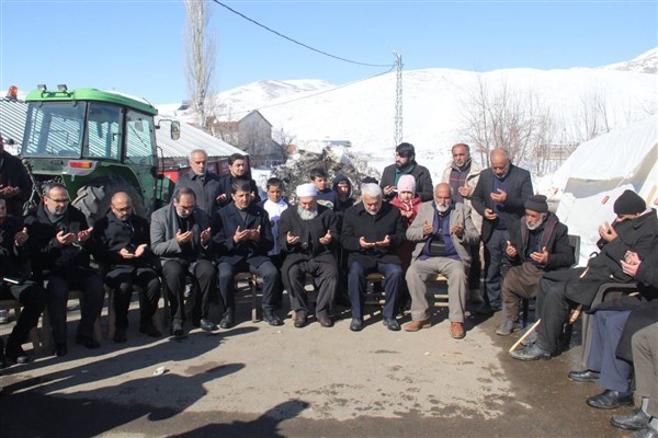 HÜDA PAR Genel Başkanı Yapıcıoğlu, Malatya’da depremzedelerle bir araya geldi