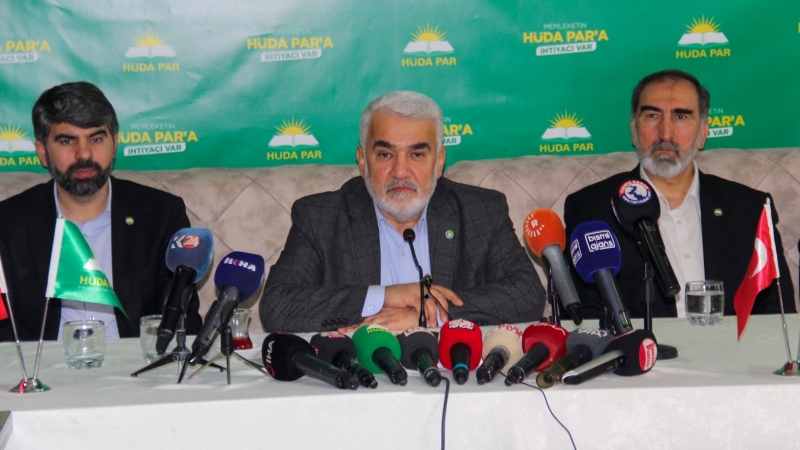 HÜDA PAR Lideri Yapıcıoğlu: Sağlık politikalarındaki sorunlar acilen çözüme kavuşturulmalı