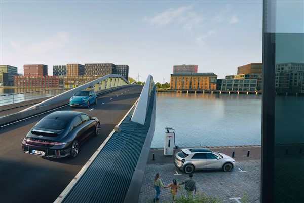 Hyundai ve Seul Üniversitesi Pil Araştırma Merkezi açıyor.