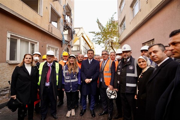 İBB, İsmetpaşa Mahallesi'nde yıkımlara başladı