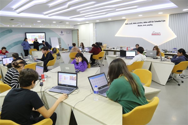 İBB Teknoloji Atölyeleri'nde eğitim devam ediyor