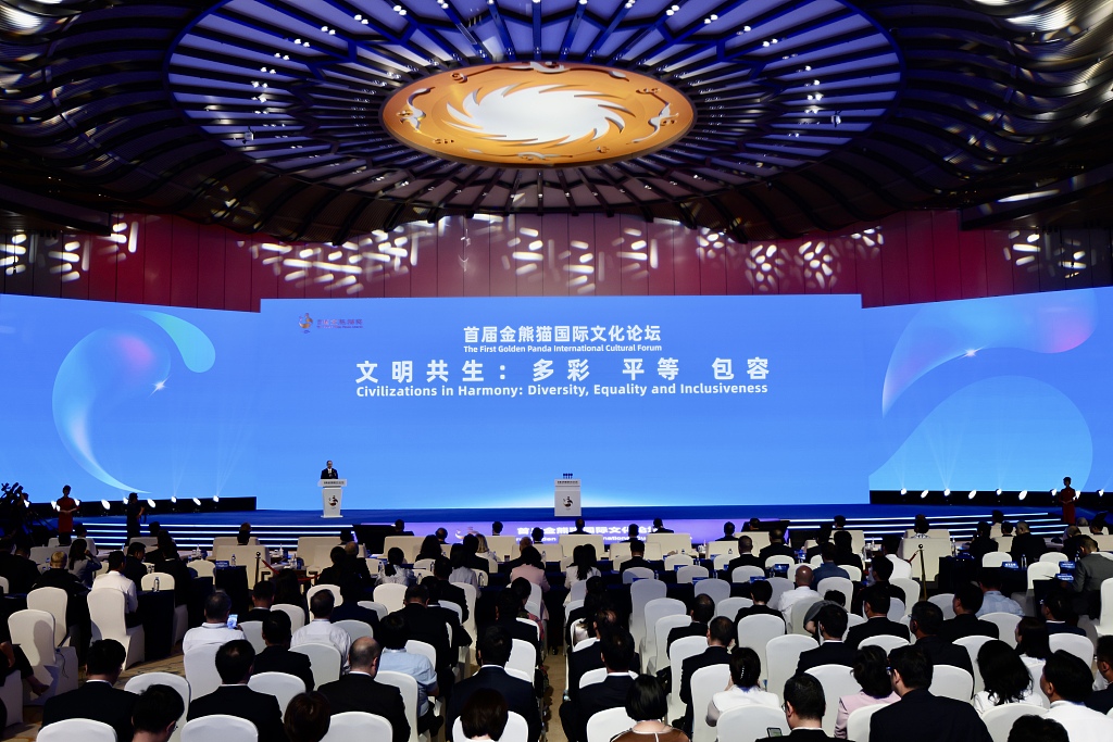 İlk Altın Panda Uluslararası Kültürel Forumu başladı 