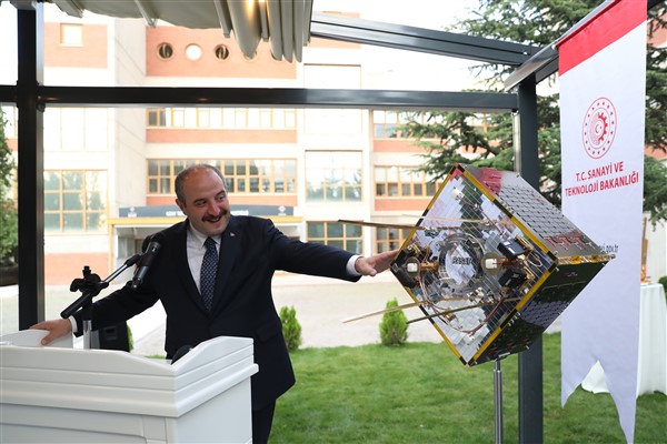 İlk yerli gözlem uydusu RASAT emekliye ayrıldı 